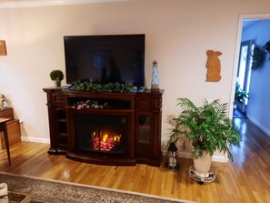 Interior - 4 homes from the ocean (Brookings)