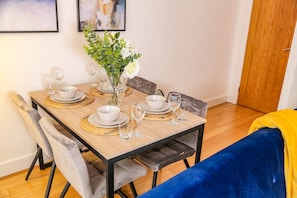 Appartement, salle de bains attenante (Flat 9 -104 Tib Street) | Restauration