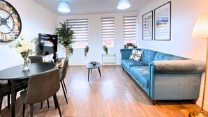 Leilighet – comfort, eget bad (Flat1-104 Tib Street) | Lounge