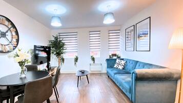 Comfort Apartment, Ensuite (Flat1-104 Tib Street) | Lounge