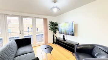 Apartment, Ensuite (Flat 10 - 104 Tib Street) | Lounge