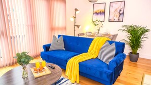 Leilighet, eget bad (Flat 9 -104 Tib Street) | Lounge