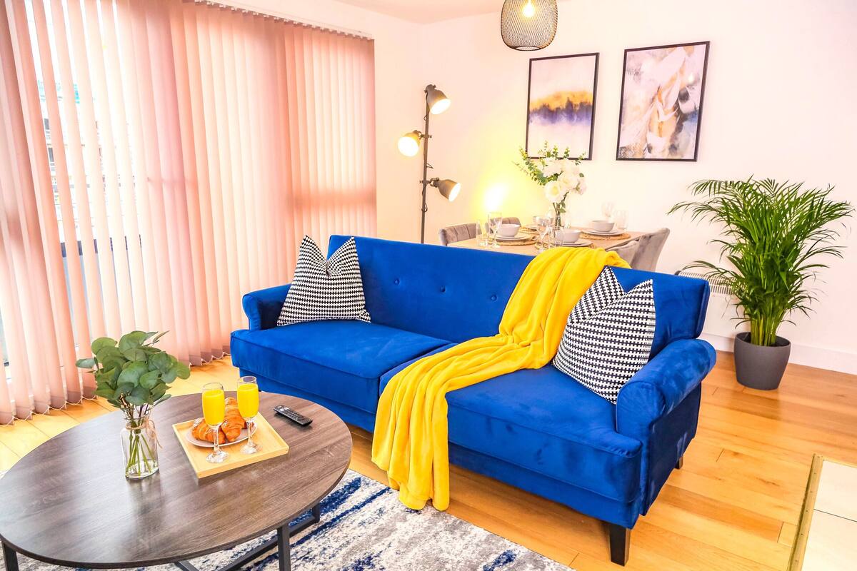 Căn hộ, có phòng tắm riêng (Flat 9 -104 Tib Street) | Lounge