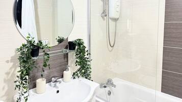 Apartment, Ensuite (Flat 10 - 104 Tib Street) | Bathroom