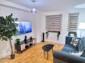 Apartamento superior, banheiro privativo (Flat 7-104 Tib Street) | Lounge