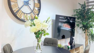 Comfort Apartment, Ensuite (Flat1-104 Tib Street) | Dining