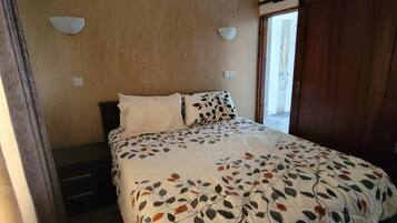 3 bedrooms, free WiFi, bed sheets