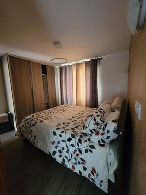 3 chambres, Wi-Fi gratuit, draps fournis