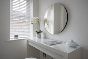 Luxury Apartment, Ensuite (Penleys) | Miscellaneous - Penleys Apartment (York)