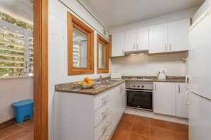 Frigorifero, microonde, forno, tostapane