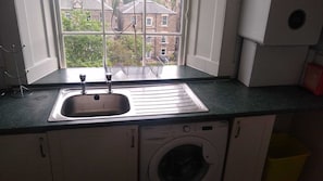 Stovetop, cookware/dishes/utensils