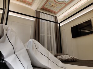 럭셔리룸 | 고급 침구, 메모리폼 침대, 객실 내 금고, 책상