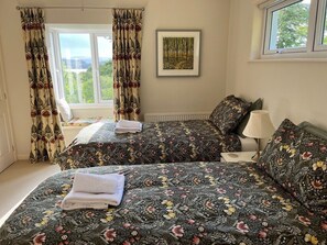 3 chambres, lit parapluie, Wi-Fi, draps fournis
