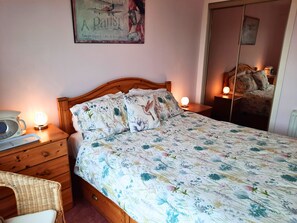 2 bedrooms, WiFi, bed sheets