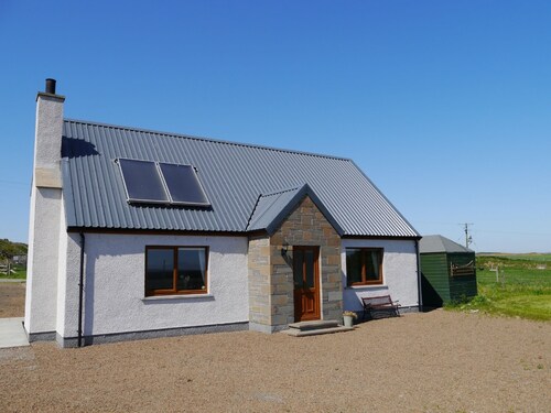 Loneacre -  a bungalow that sleeps 4 guests  in 2 bedrooms