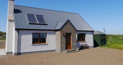 Loneacre - a bungalow that sleeps 4 guests in 2 bedrooms