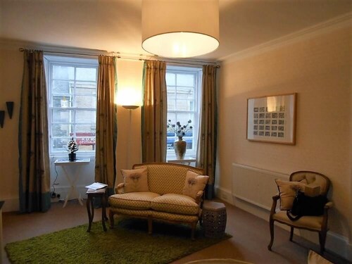 Montrose Apartment -  an apartment that sleeps 3 guests  in 2 bedrooms