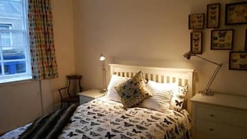 2 bedrooms, internet, bed sheets