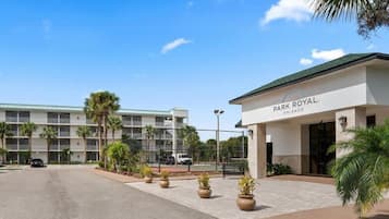 A hotel with a sign reading "Park Royal Orlando."