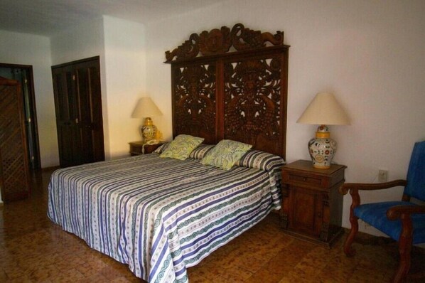 1 bedroom, iron/ironing board, bed sheets - Tasteful 1BR Condo with Garden & Pool in Los Tules (Puerto Vallarta)