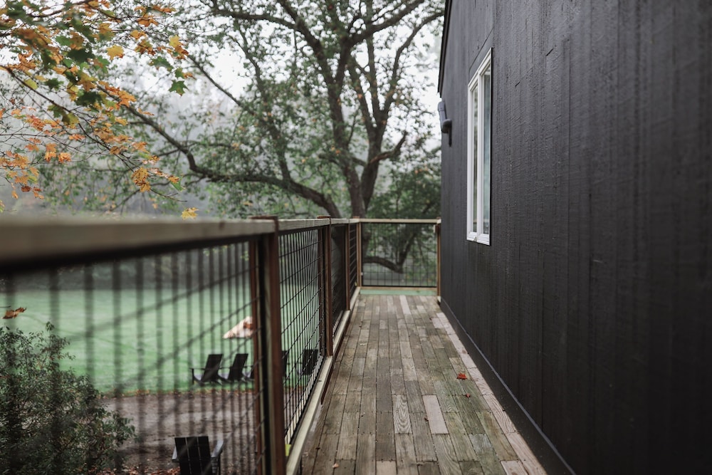 Tälta Lodge, a Bluebird by Lark by null