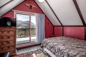 4 bedrooms, iron/ironing board, travel cot, free WiFi