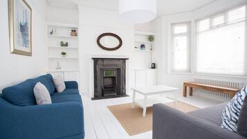 Deluxe House, Private Bathroom, Sea View | Ruang Istirahat