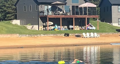 Modern 4 bedroom Lake House on Private Lake near WI Dells & Castle Rock Lake