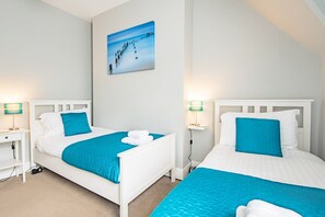 2 soverom, strykejern/-brett, wi-fi (mot et tillegg) og sengetøy