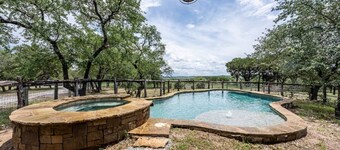 Getaway Ranch - Views for Days + Pool + Game Room