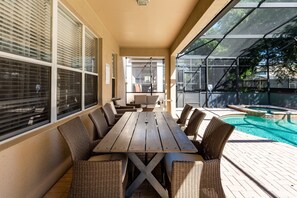Outdoor dining