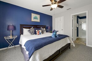 6 bedrooms, desk, iron/ironing board, travel cot
