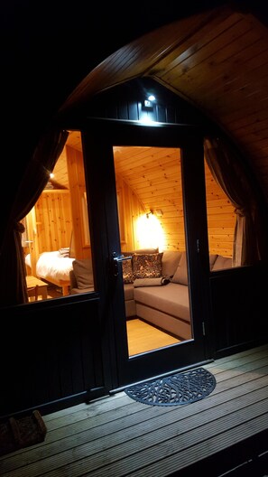 Superior Cabin, Ensuite, Sea View (Belhaven Bay Pod) | Interior