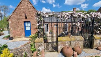 Luxury Cottage, Ensuite, Courtyard View (Kennels Cottage) | Exterior