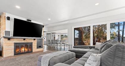 Pine Terrace/Hot Tub/Entertainment Garage/6bdrm