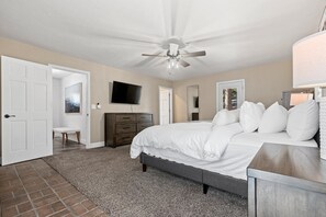 6 habitaciones, tabla de planchar con plancha, cuna de viaje y wifi 