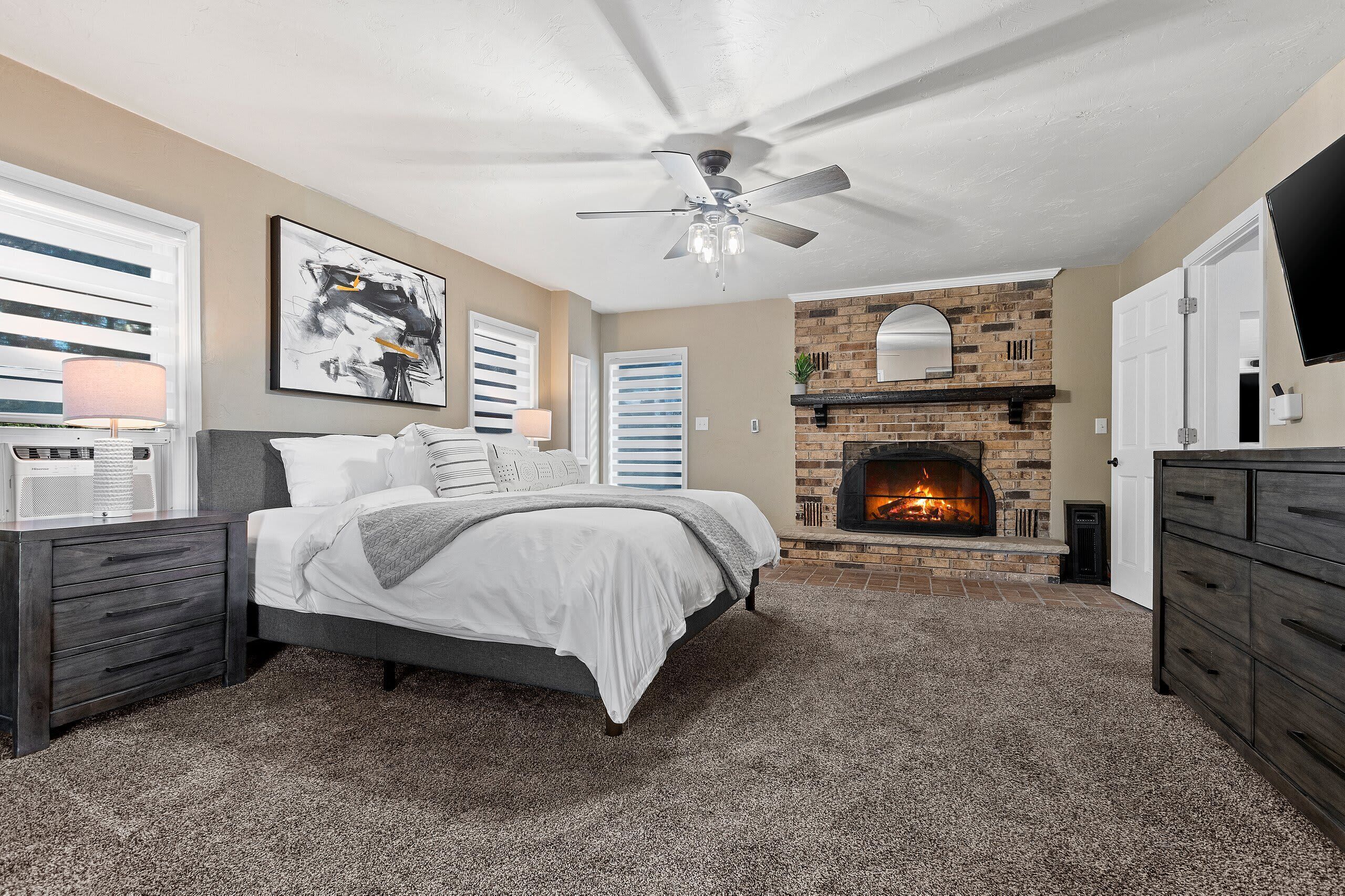 6 bedrooms, iron/ironing board, travel cot, WiFi