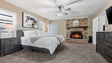 6 quartos, ferros/tábuas de passar roupa, berço de viagem, Wi-Fi