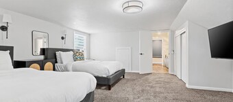 Pine Terrace/Hot Tub/Entertainment Garage/6bdrm