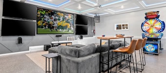 Pine Terrace/Hot Tub/Entertainment Garage/6bdrm