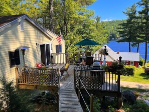 Terrace/patio - Cozy cottage with beautiful lake views (Alton)