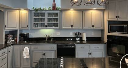 Beautiful 5 bedroom home - Alexandria Lake Latoka with many new updates!