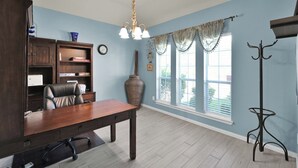 Interior - Your peaceable kingdom on the lake in Conroe Texas (Conroe)