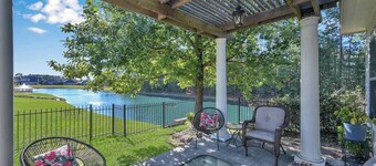 Your peaceable kingdom on the lake in Conroe Texas