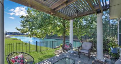 Your peaceable kingdom on the lake in Conroe Texas