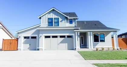 Eugene Retreat- 4Bedroom-2Master Suites 3Bath 1GB WiFi