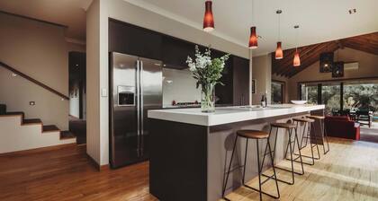 Serenity Lodge with River Views