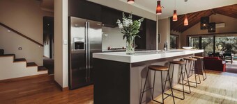 Serenity Lodge with River Views