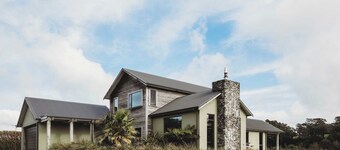 Serenity Lodge with River Views