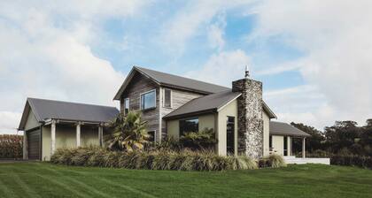 Serenity Lodge with River Views